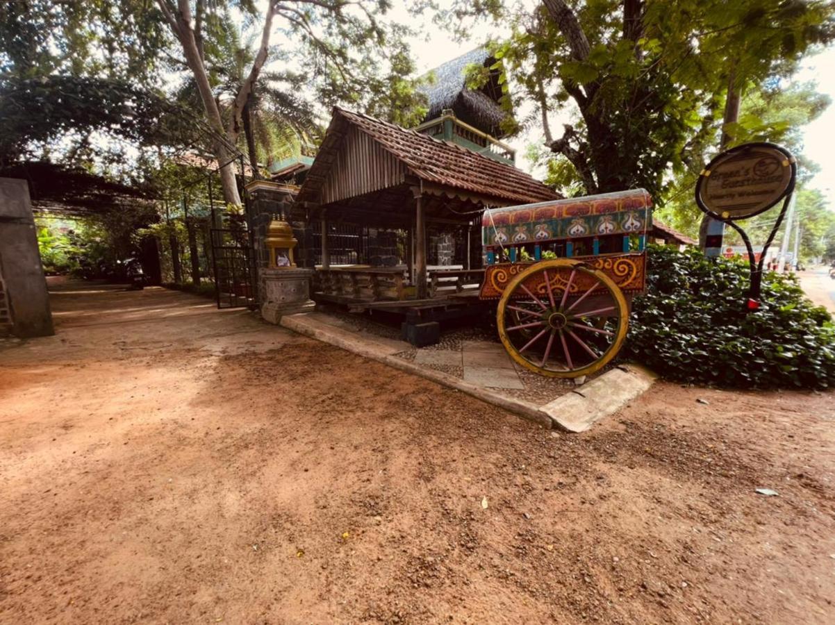 Green'S Guest House Auroville Exteriör bild